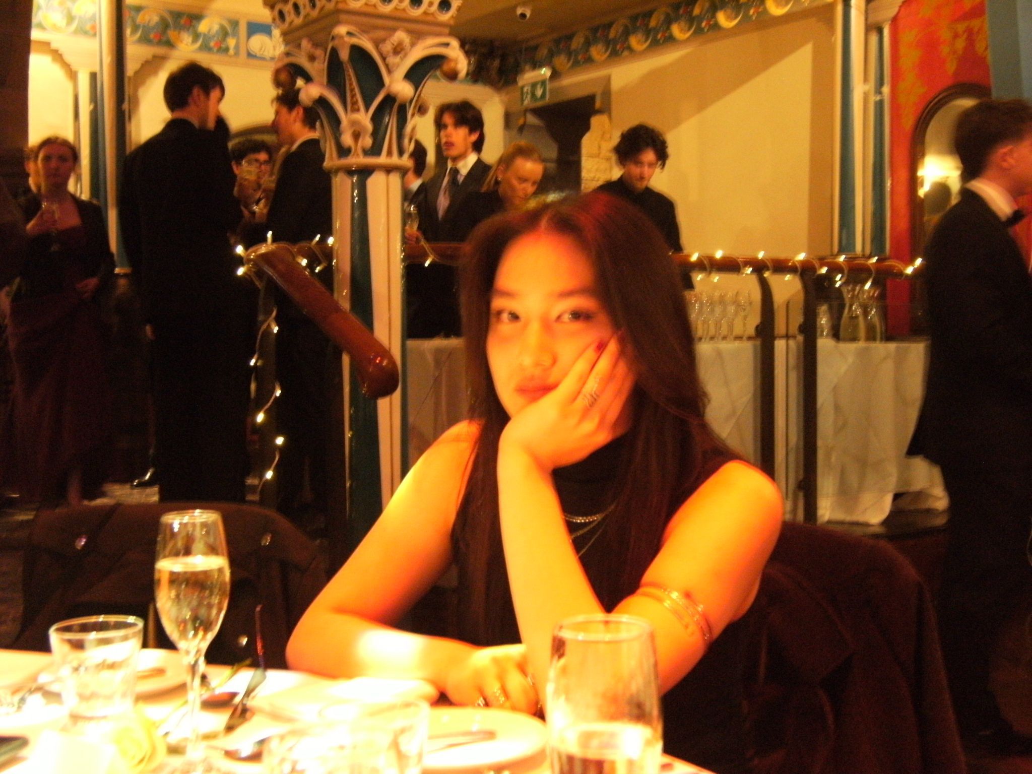 Yiqiong Shi